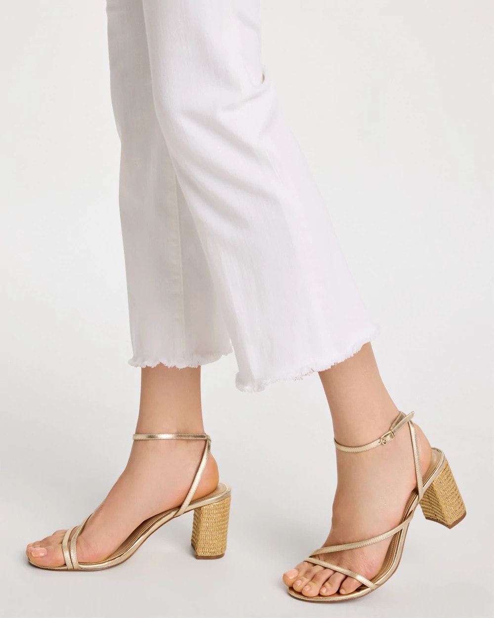 Chico's Petite No Stain Girlfriend Fray Hem Kick Flares Alabaster